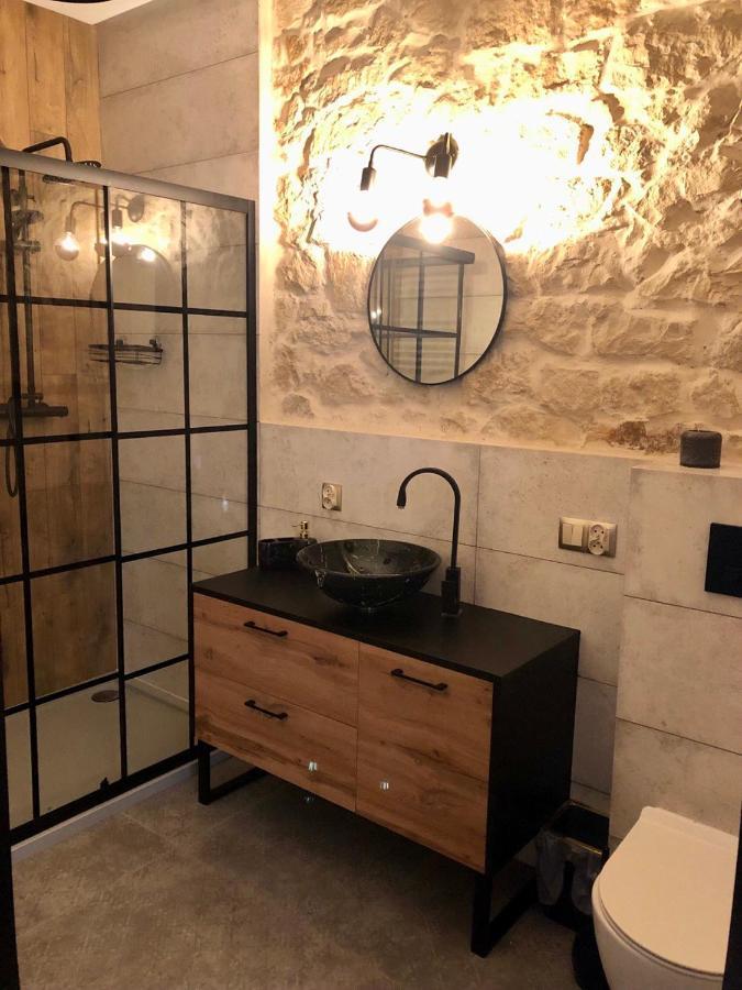 Kamieniczka 12 Apartamenty เชสโตฮอวา ภายนอก รูปภาพ